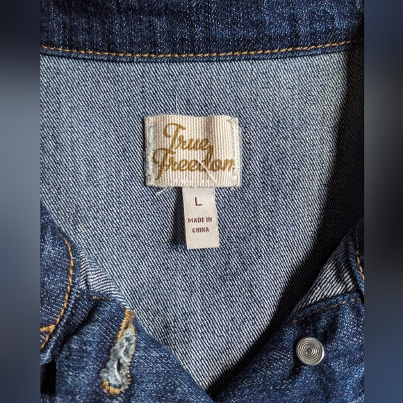 True Freedom - junior or women's jean jacket - Picture 4 of 8